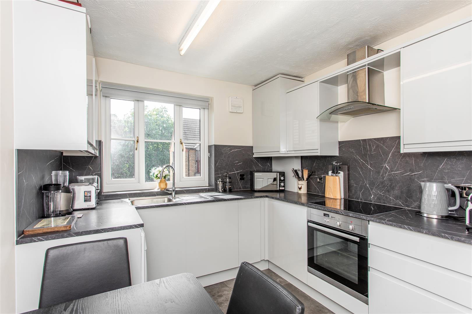 2 bed property in Lagonda House, Bow